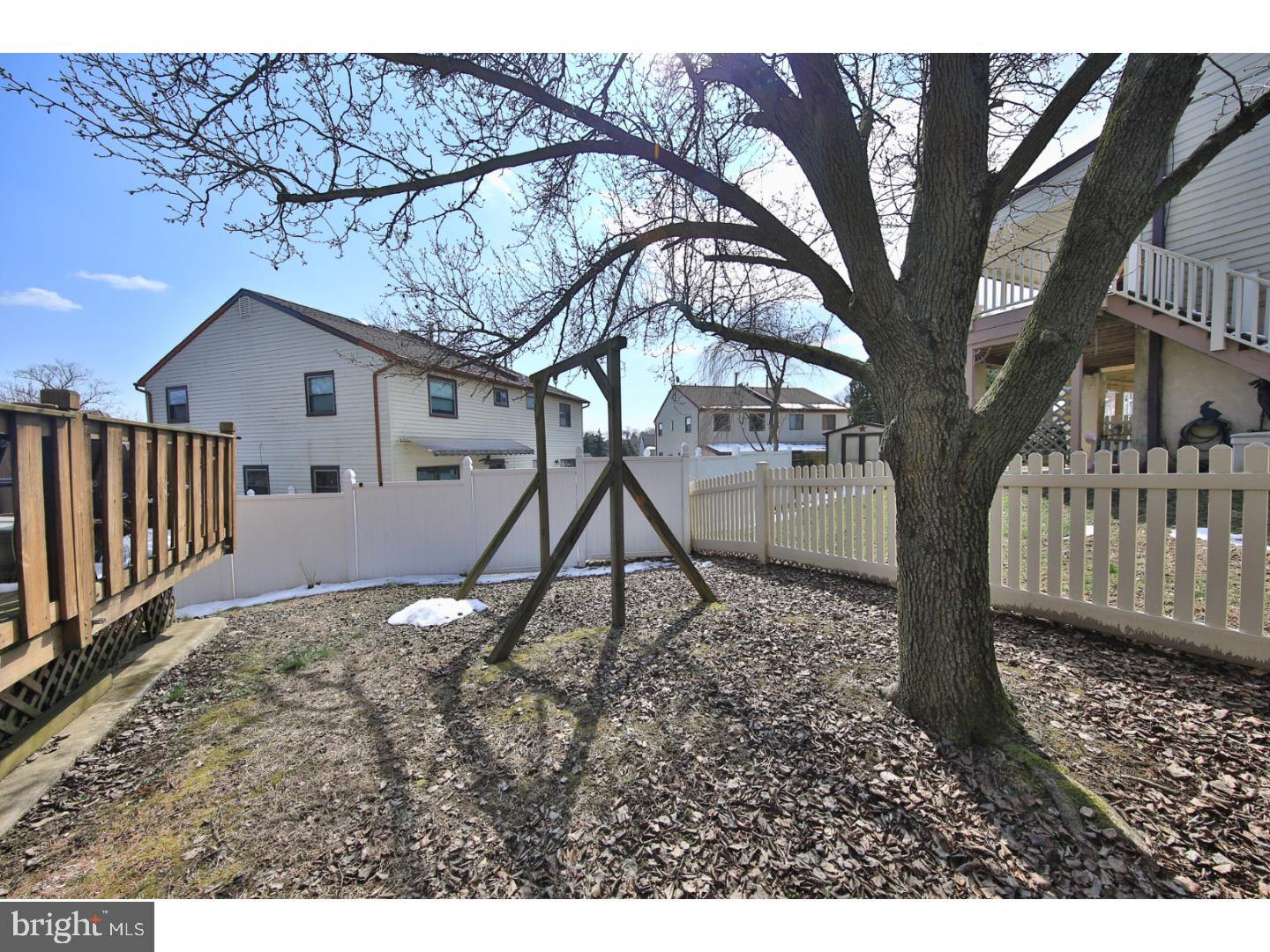 822 Crestview Road Philadelphia, PA 19128 - Photo 25 of 25 Back Yard