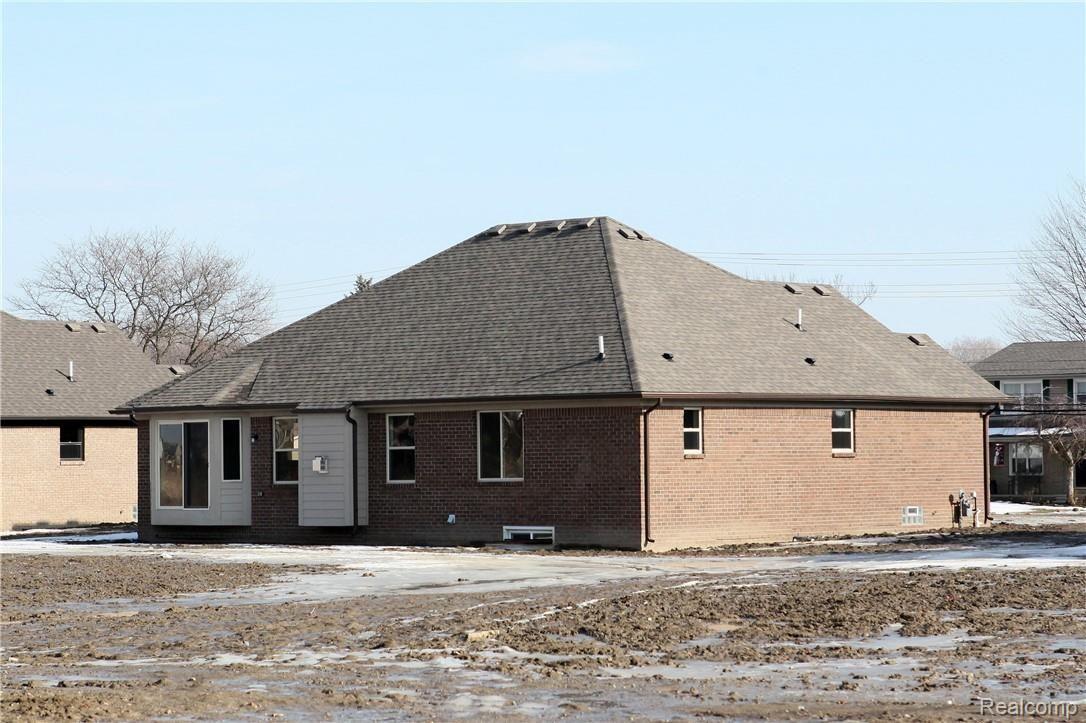 48057 Donner Road New Baltimore, MI 48047 - Photo 20 of 68 IMG_0005A_0110.jpg