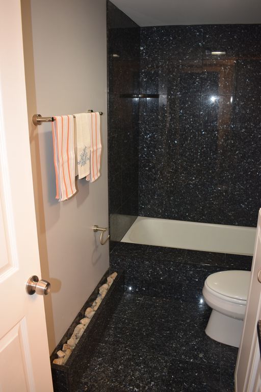 114 East Bailey Road, Unit L Naperville, IL 60565 - Photo 12 of 28