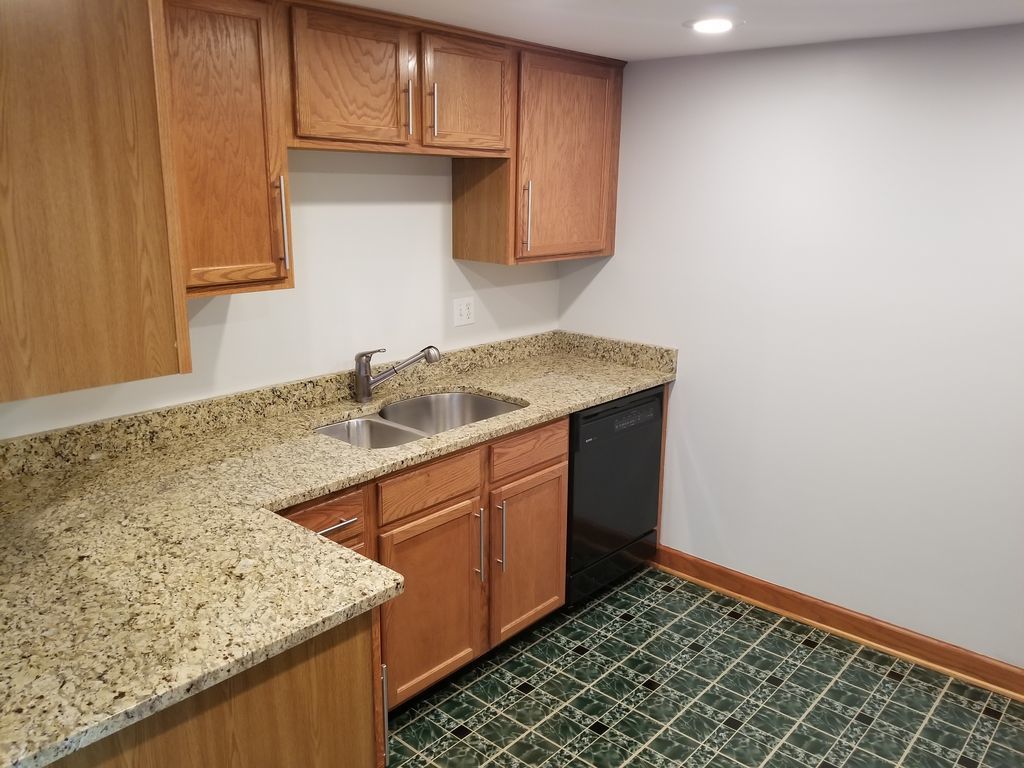 114 East Bailey Road, Unit L Naperville, IL 60565 - Photo 19 of 28