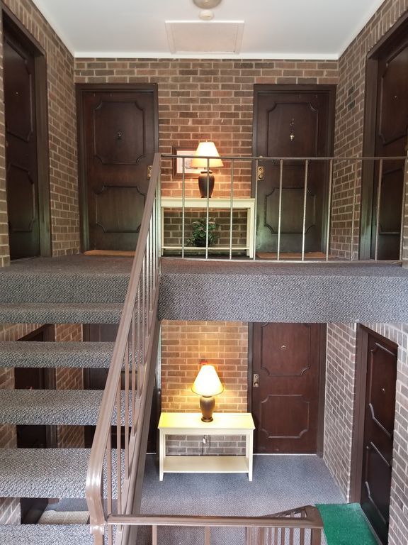 114 East Bailey Road, Unit L Naperville, IL 60565 - Photo 2 of 28