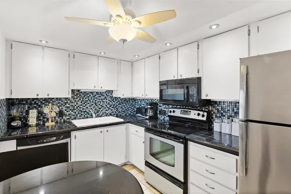 $585,000 | 225 South Beach Road, Unit 303, Tequesta, FL 33469