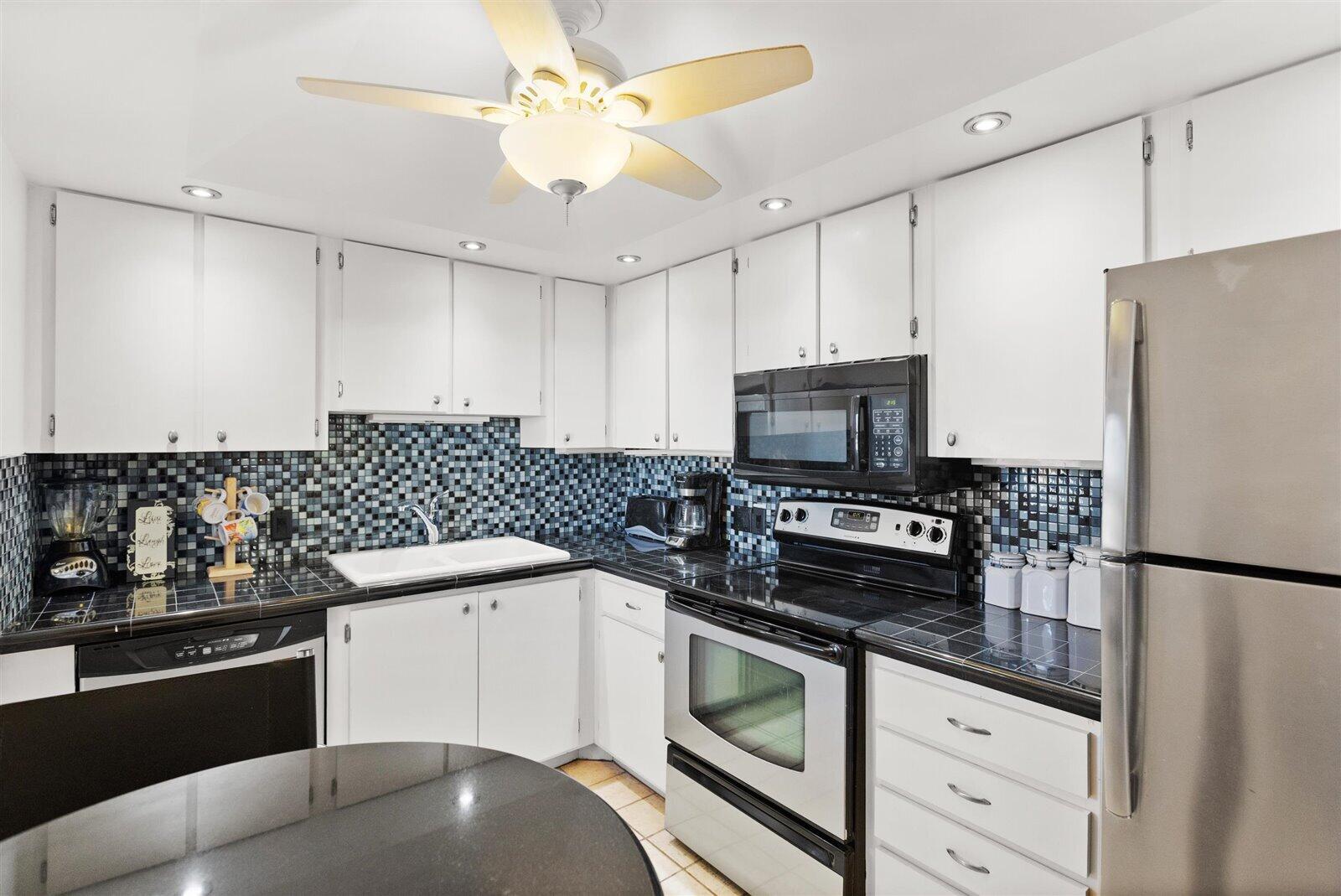 225 South Beach Road, Unit 303 Tequesta, FL 33469 - Photo 13 of 27 225 Beach Rd #303, Jupiter, FL 33469 (20