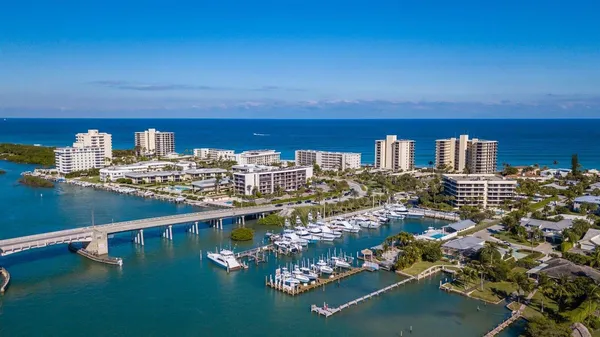 $585,000 | 225 South Beach Road, Unit 303, Tequesta, FL 33469