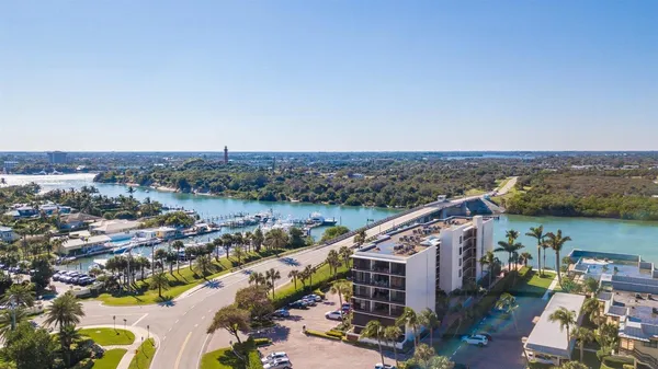 $585,000 | 225 South Beach Road, Unit 303, Tequesta, FL 33469