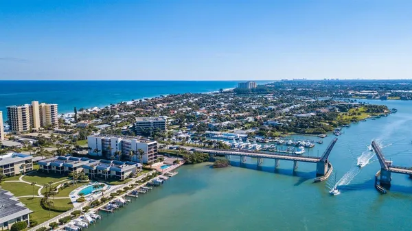 $585,000 | 225 South Beach Road, Unit 303, Tequesta, FL 33469