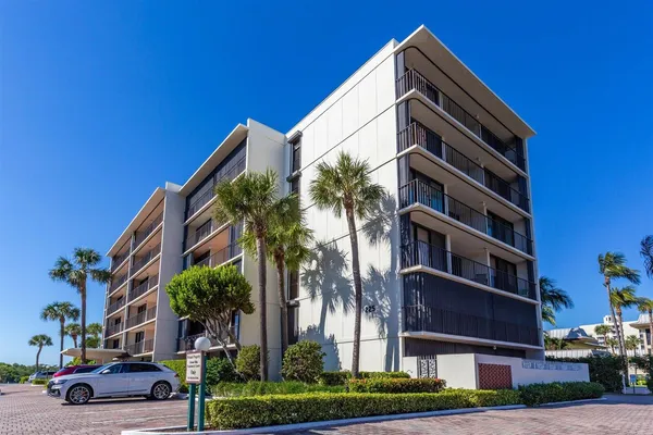 $585,000 | 225 South Beach Road, Unit 303, Tequesta, FL 33469