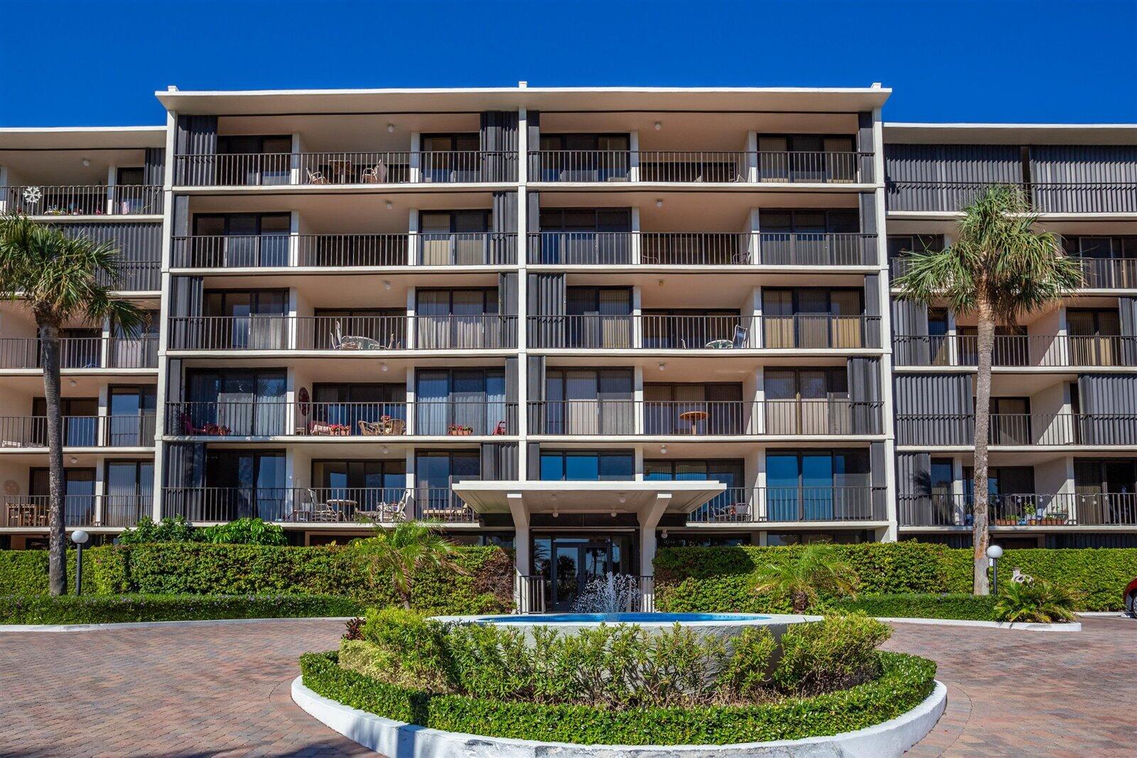 225 South Beach Road, Unit 303 Tequesta, FL 33469 - Photo 4 of 27 225 Beach Rd #303, Jupiter, FL 33469 (2)