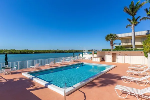$585,000 | 225 South Beach Road, Unit 303, Tequesta, FL 33469