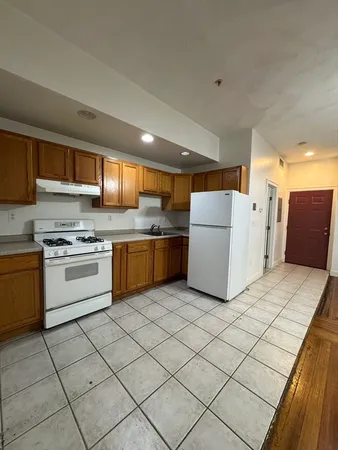 $2,200 | 173 Winnisimmet Street, Unit 2, Chelsea, MA 02150