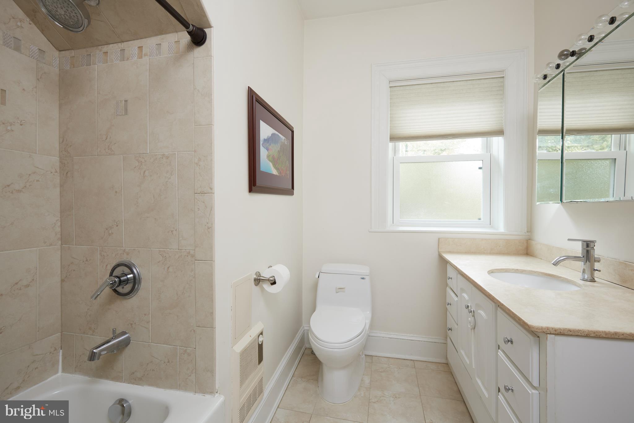 3223 Military Road Northwest Washington, DC 20015 - Photo 18 of 28 Bath