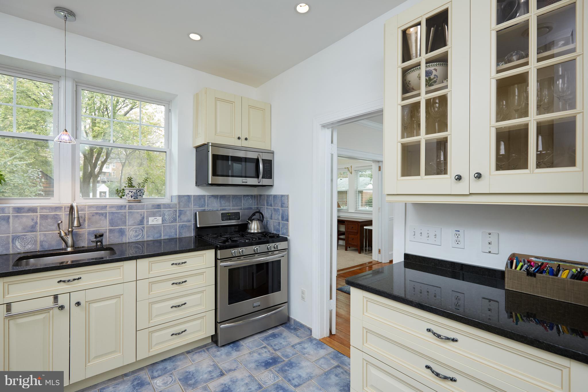 3223 Military Road Northwest Washington, DC 20015 - Photo 9 of 28 Kitchen