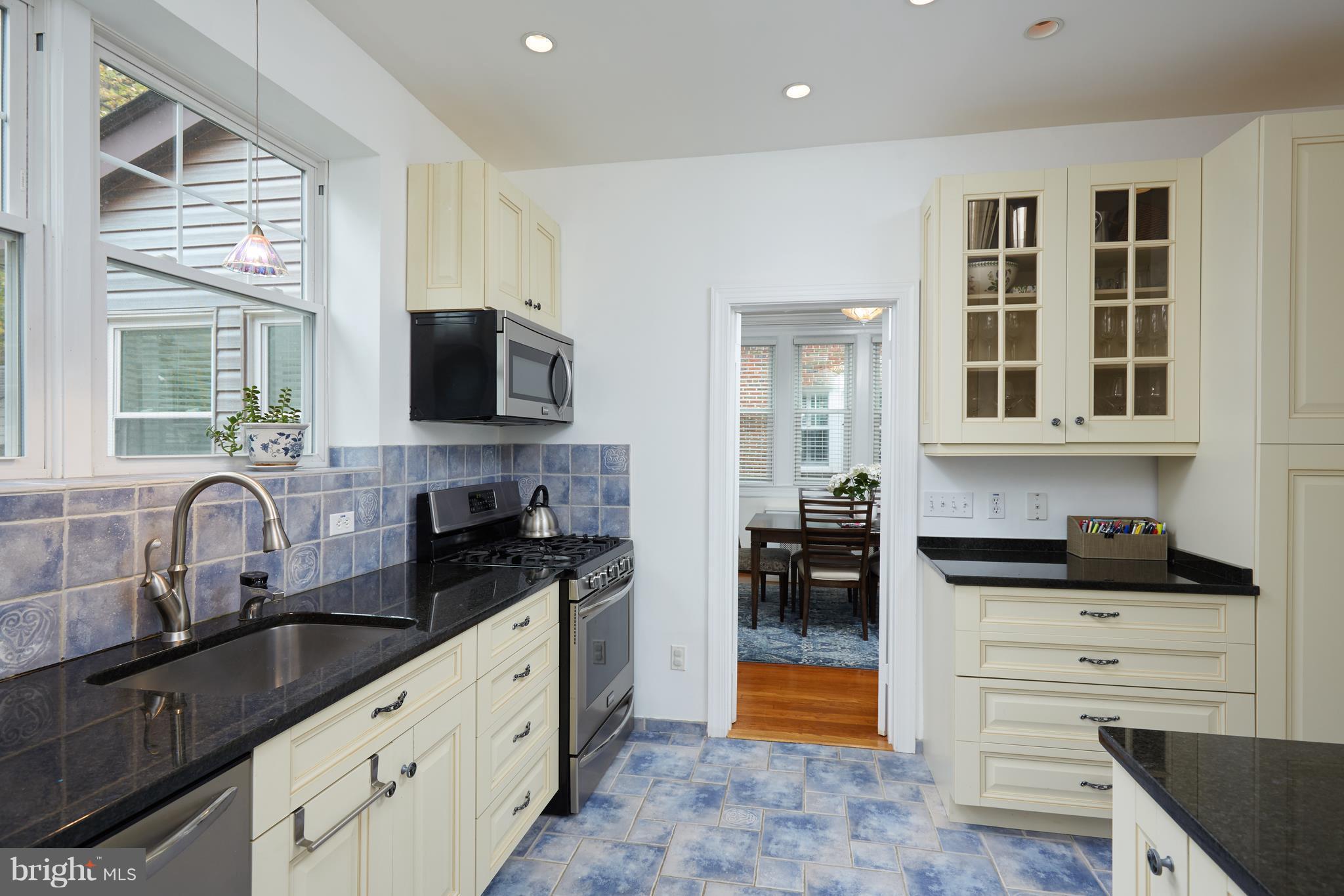 3223 Military Road Northwest Washington, DC 20015 - Photo 10 of 28 Kitchen