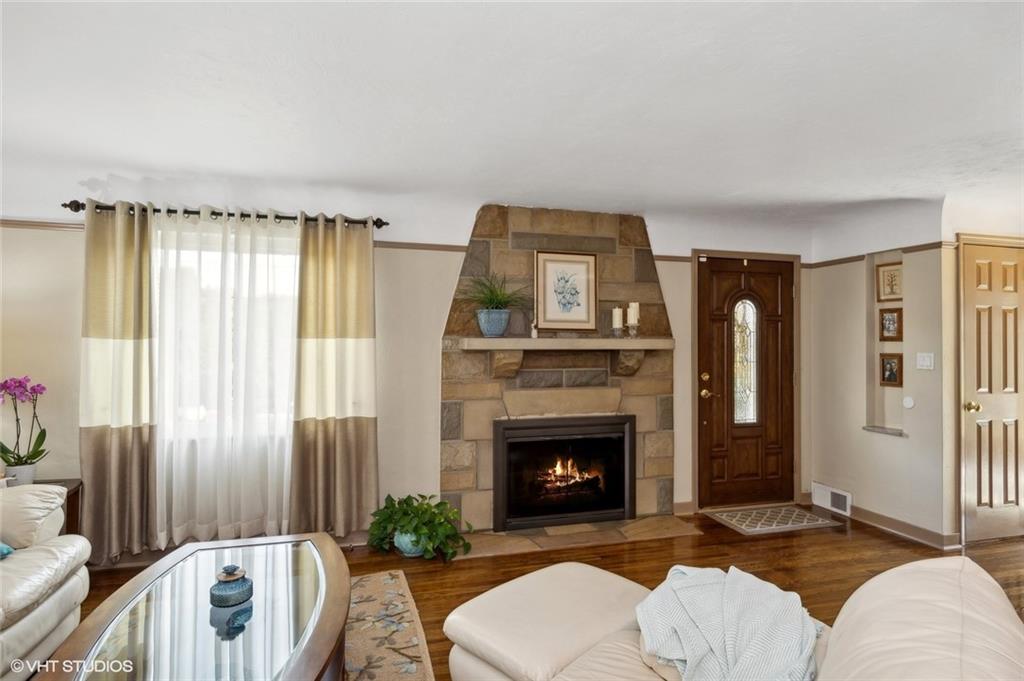 348 Hawthorne Road Pittsburgh, PA 15209 - Photo 4 of 26 Gallery Image 4