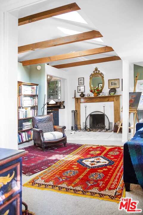21487 Encina Road Topanga, CA 90290 - Photo 8 of 54 Gallery Image 8