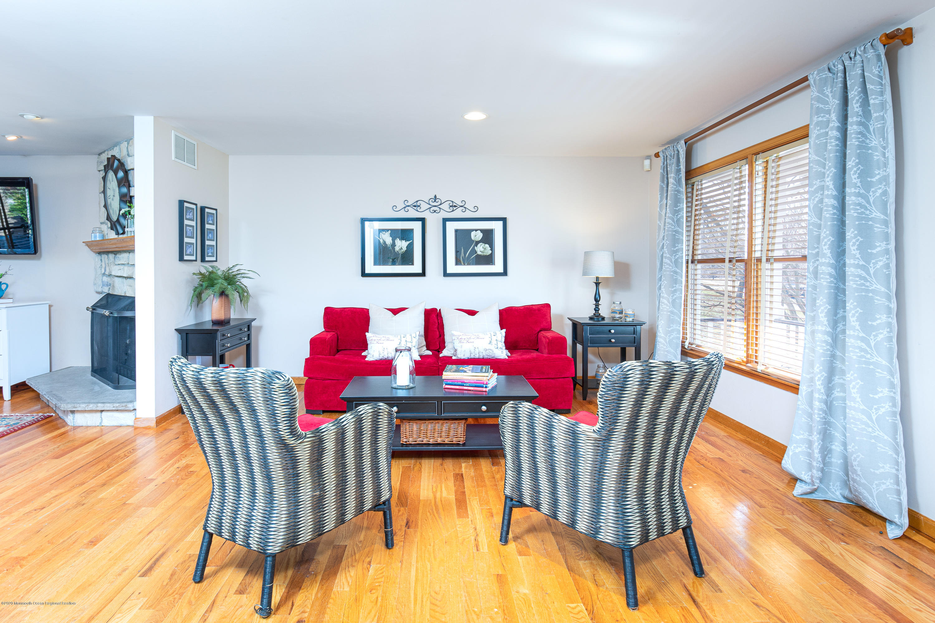 746 Rabbit Run Brick, NJ 08724 - Photo 13 of 48 Living Room