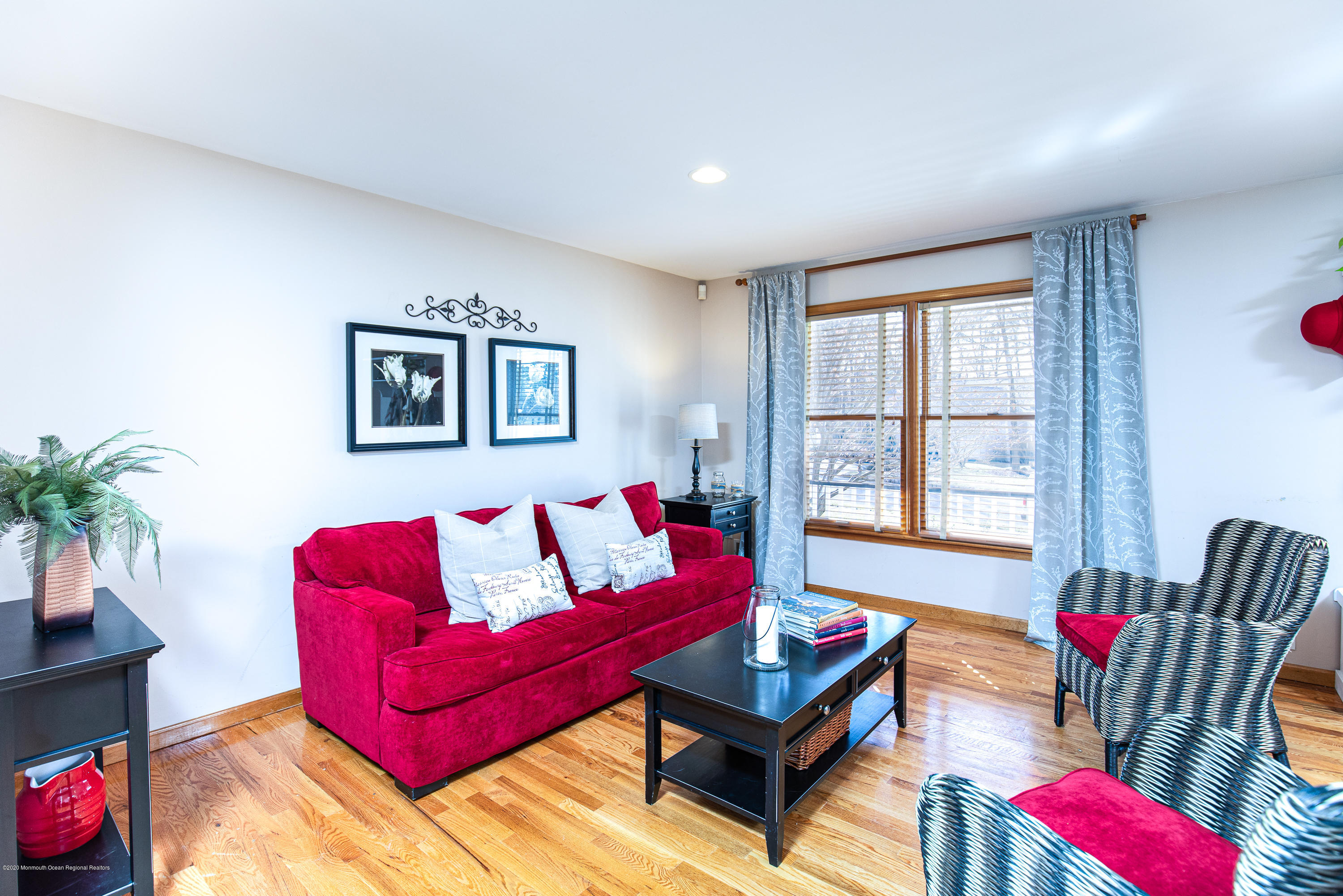 746 Rabbit Run Brick, NJ 08724 - Photo 14 of 48 Living Room