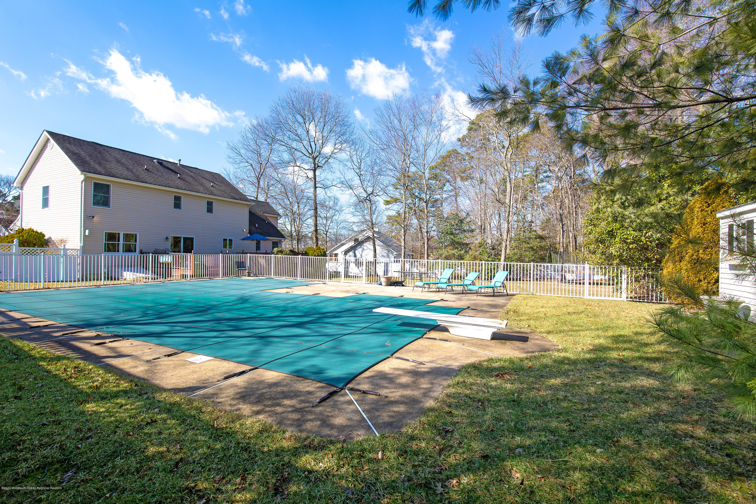 746 Rabbit Run Brick, NJ 08724 - Photo 10 of 48 In-ground Pool