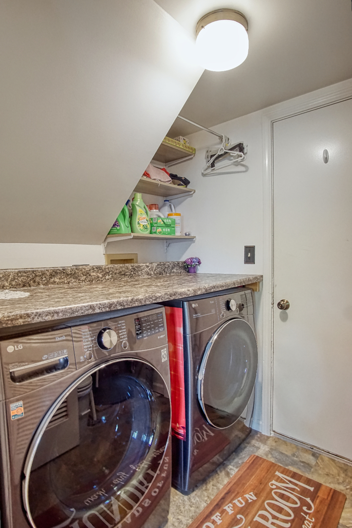 27W210 Churchill Road Winfield, IL 60190 - Photo 15 of 21 a utility room with dryer and washer