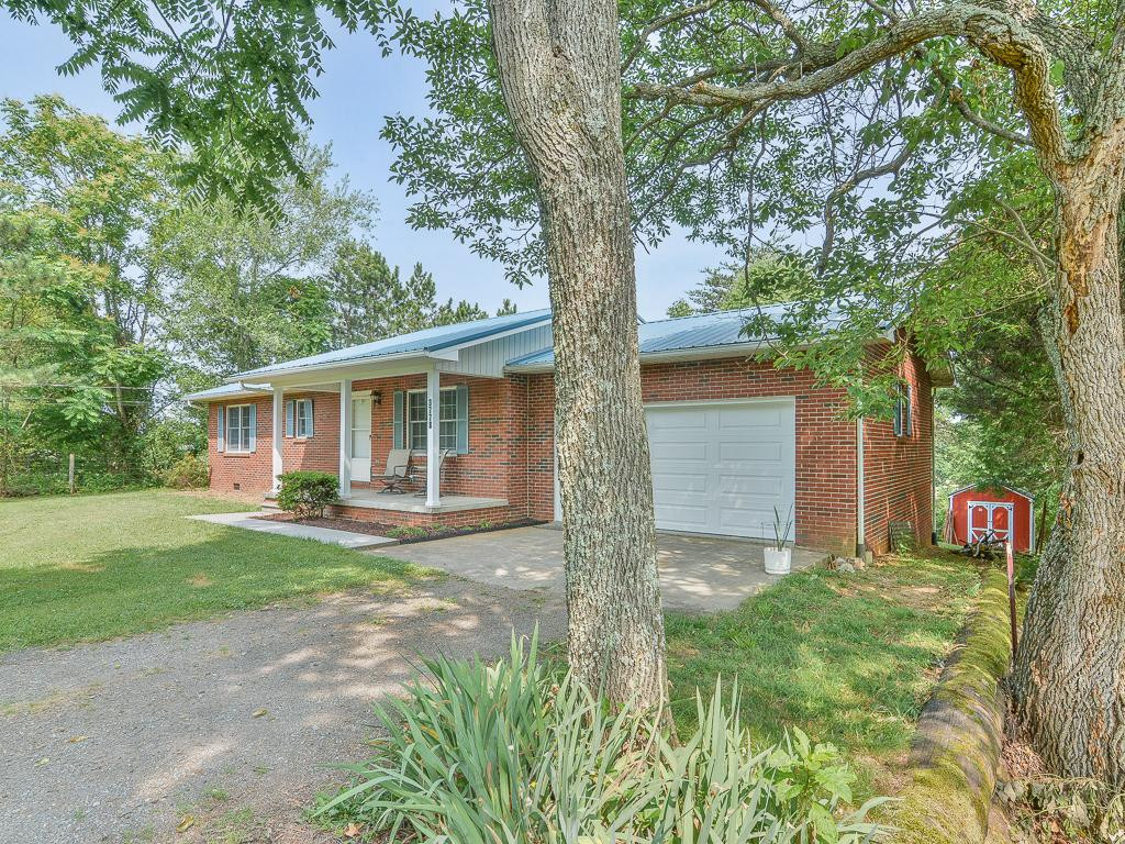 3778 Cherokee Road Jonesborough, TN 37659 - Photo 3 of 32 Photo 3