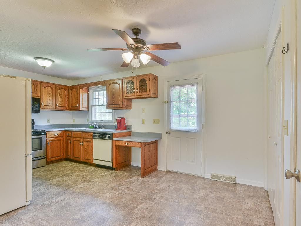 3778 Cherokee Road Jonesborough, TN 37659 - Photo 10 of 32 Photo 10