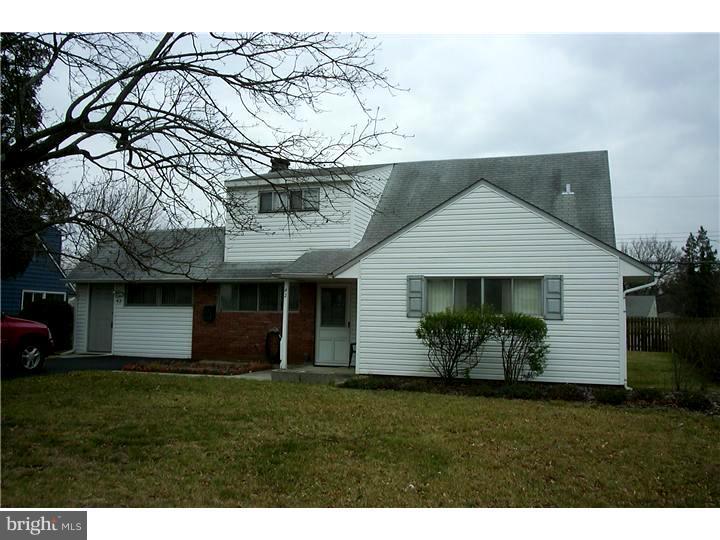 42 Hydrangea Road Levittown, PA 19056 - Photo 2 of 23 Exterior Front