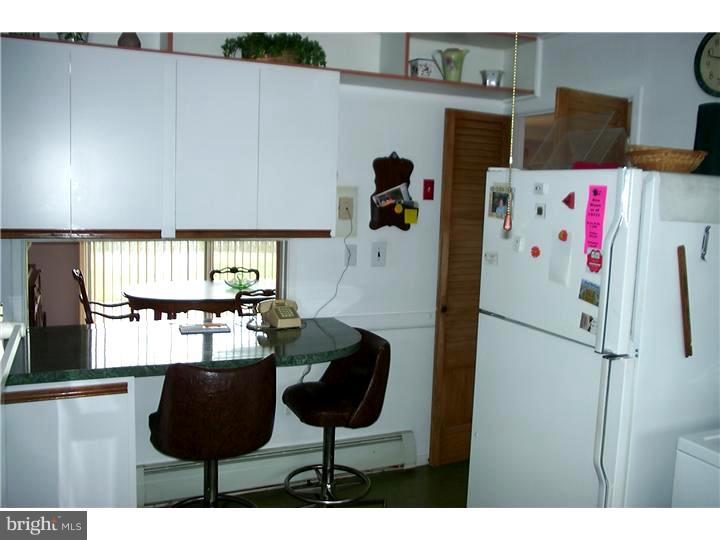 42 Hydrangea Road Levittown, PA 19056 - Photo 7 of 23 Kitchen