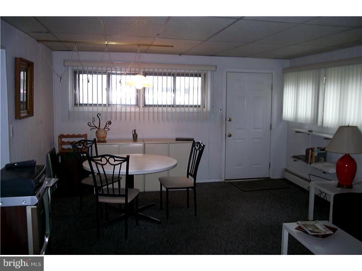 42 Hydrangea Road Levittown, PA 19056 - Photo 10 of 23 Family Room