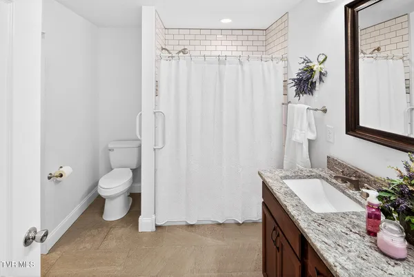 $589,000 | 410 Garden Meadow Drive, Greeneville, TN 37745