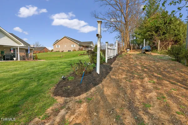$589,000 | 410 Garden Meadow Drive, Greeneville, TN 37745