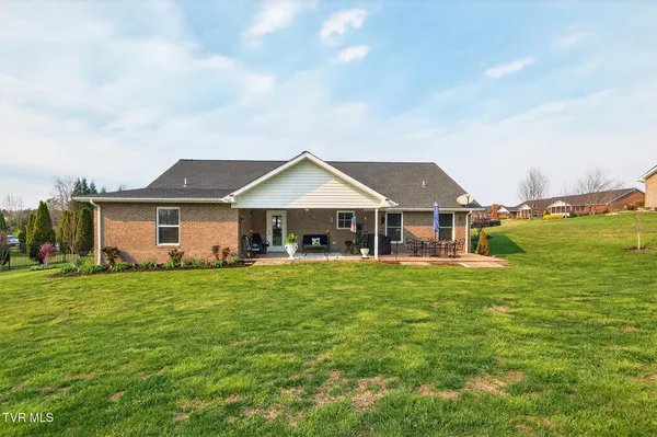 $589,000 | 410 Garden Meadow Drive, Greeneville, TN 37745