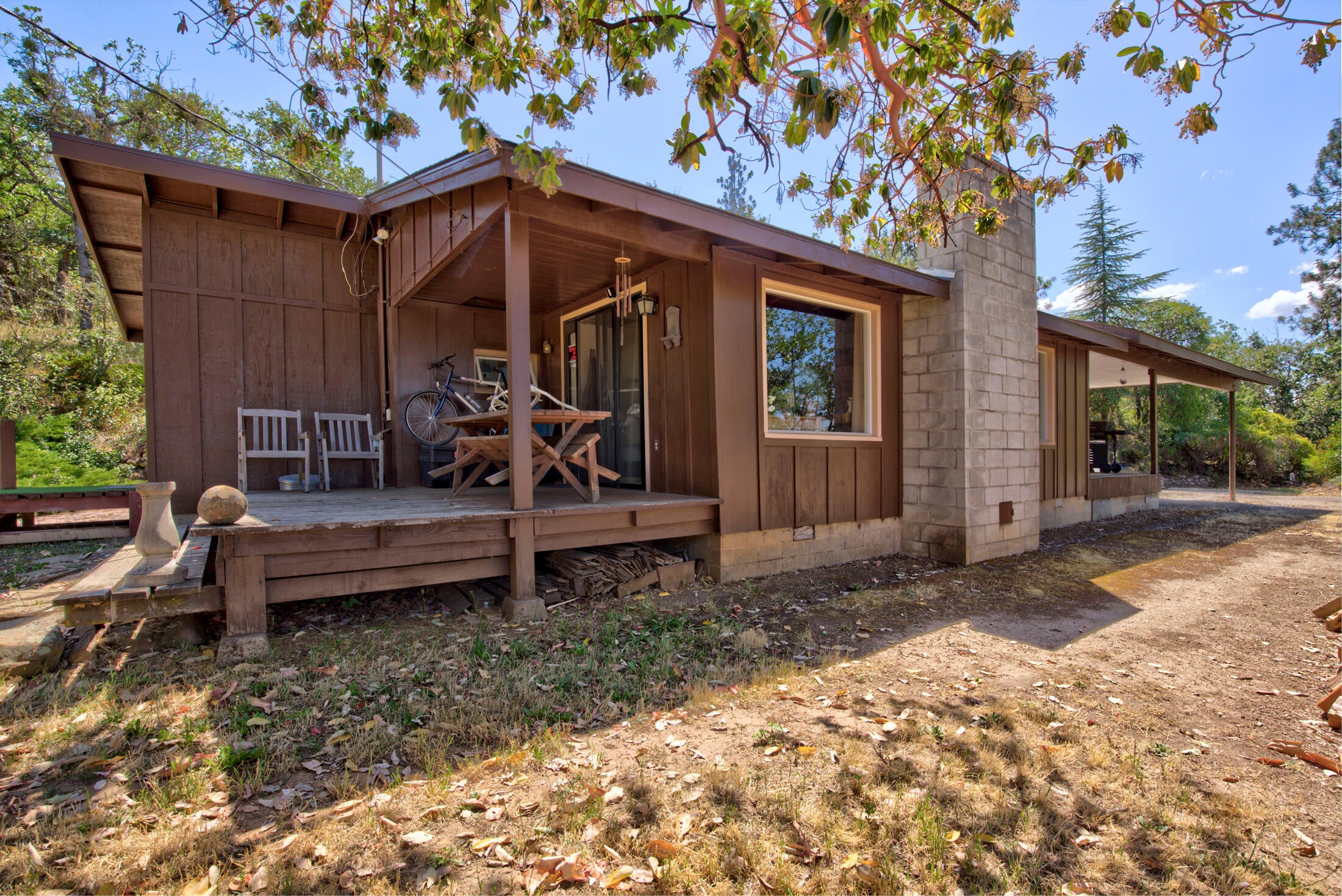 2315 Pioneer Road Talent, OR 97540 - Photo 3 of 18 125A8035_6_7_8_9