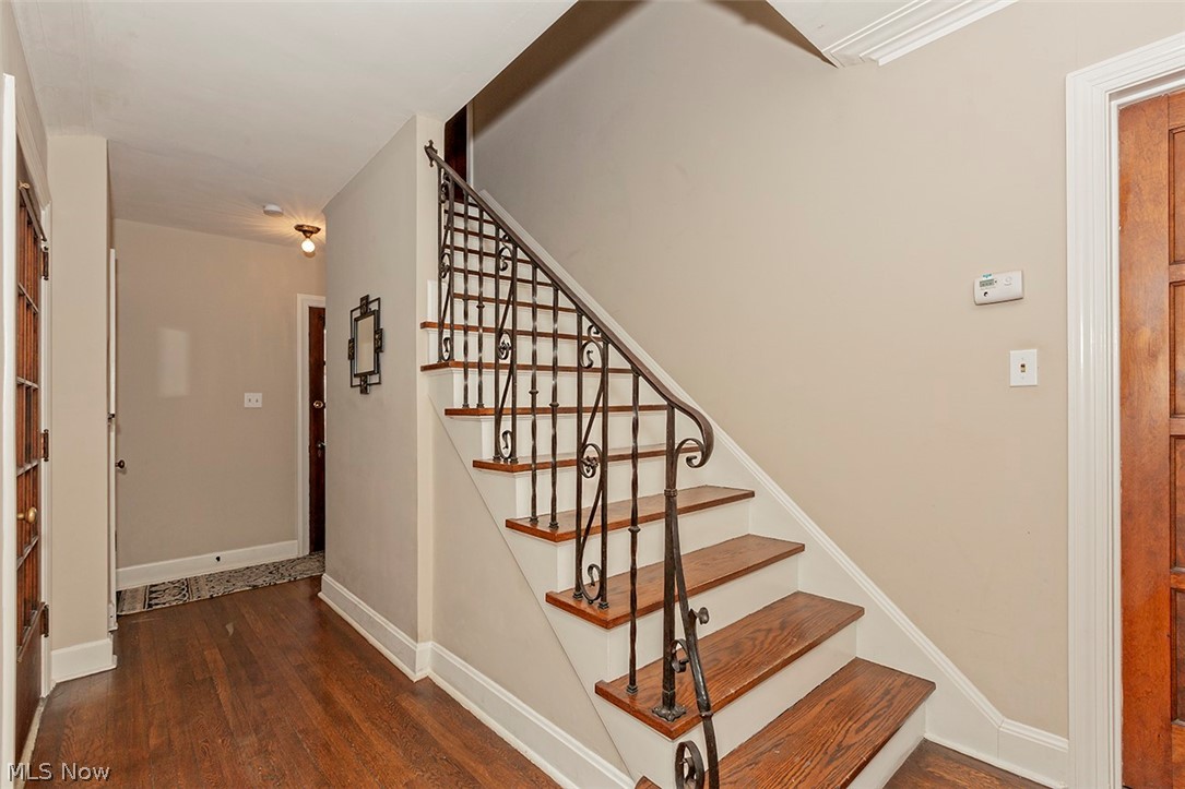16623 Fernway Road Cleveland, OH 44120 - Photo 9 of 34