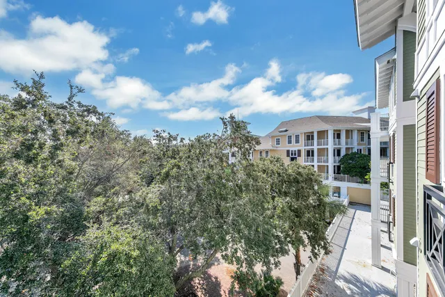 a view of yard in front of house