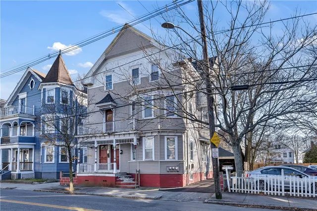$1,700 | 352 Orms Street, Unit 2, Providence, RI 02908