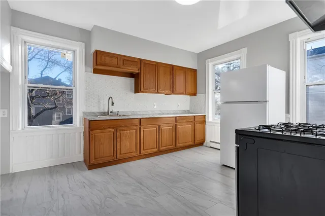 $1,700 | 352 Orms Street, Unit 2, Providence, RI 02908