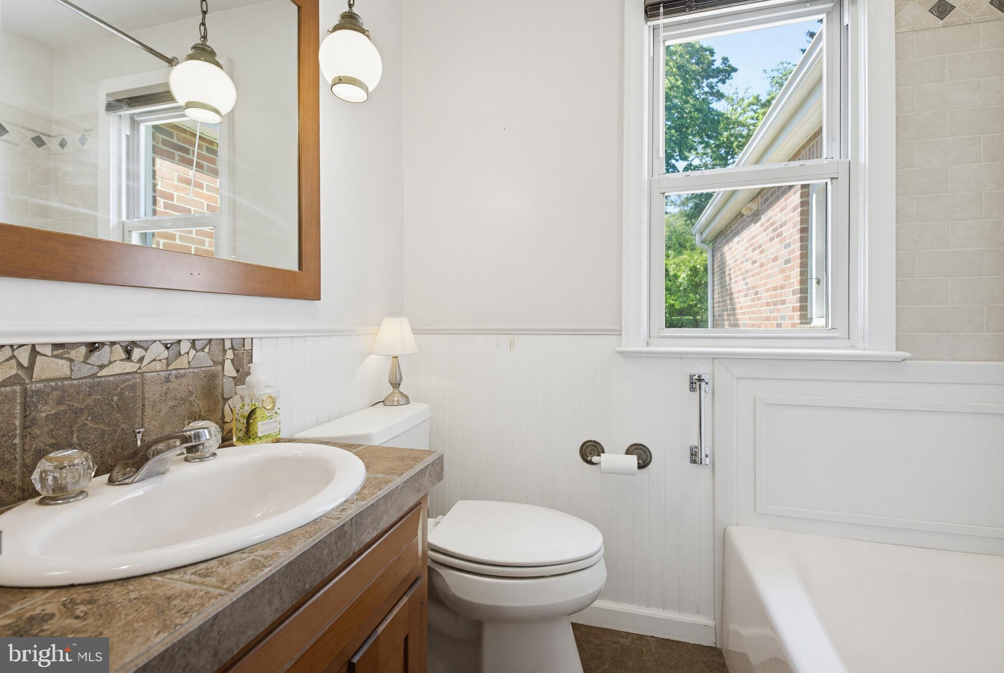 459 Waters Road York, PA 17403 - Photo 8 of 23