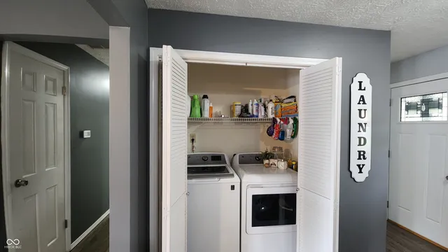 $230,000 | 700 Commercial Street, Veedersburg, IN 47987