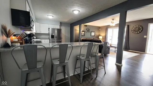 $230,000 | 700 Commercial Street, Veedersburg, IN 47987