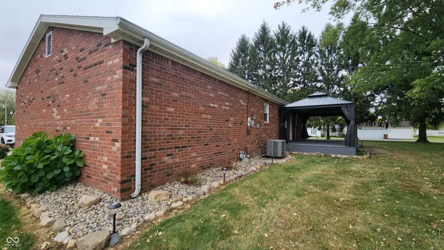 $230,000 | 700 Commercial Street, Veedersburg, IN 47987