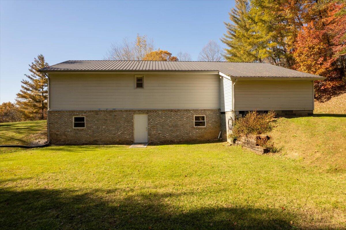 622 Jones Road Sneedville, TN 37869 - Photo 11 of 73 14-JonesRD-13