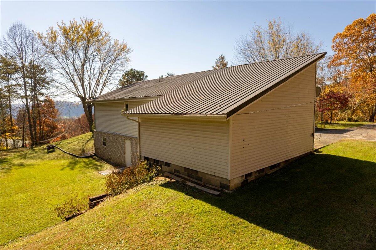 622 Jones Road Sneedville, TN 37869 - Photo 12 of 73 17-JonesRD-16