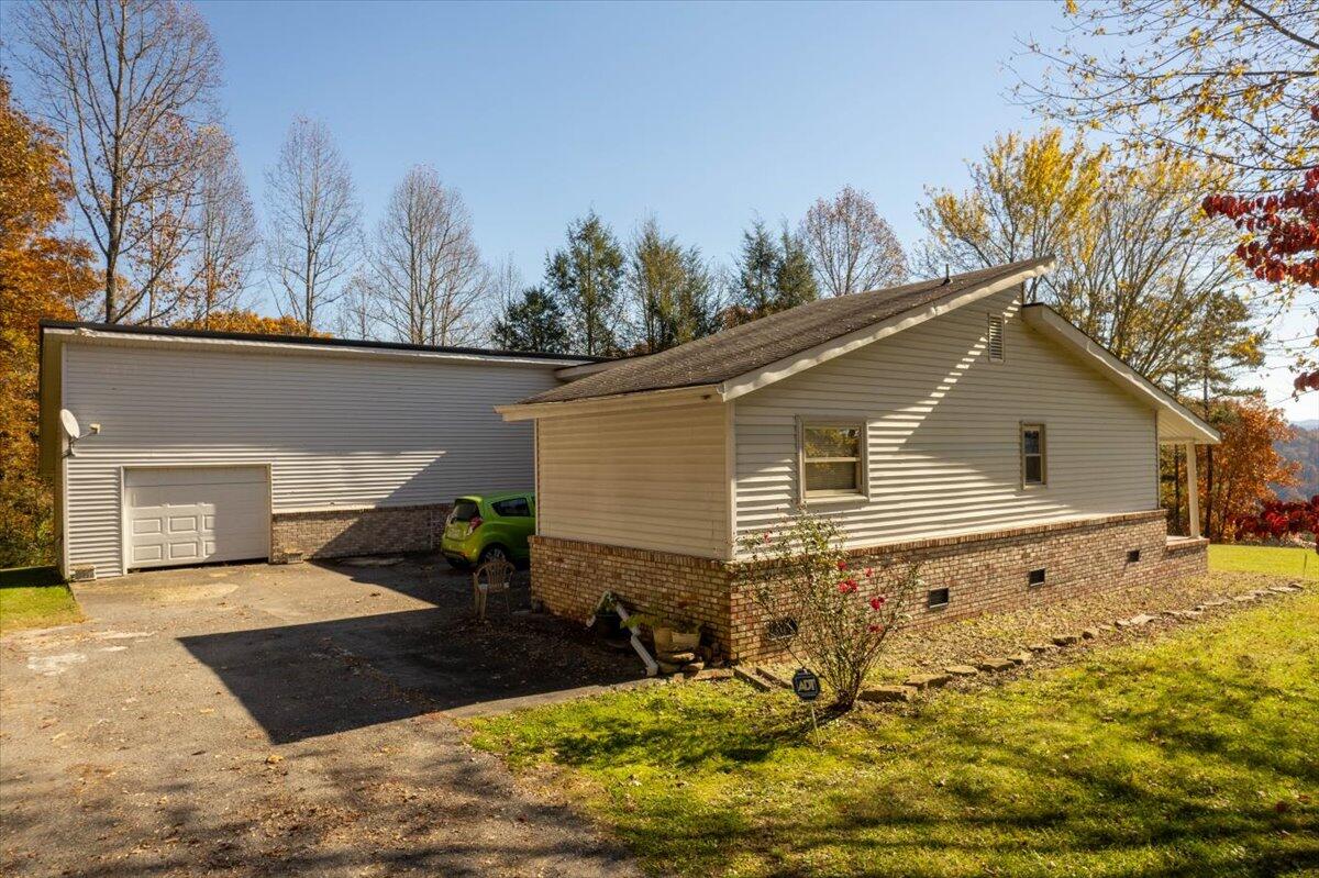 622 Jones Road Sneedville, TN 37869 - Photo 13 of 73 18-JonesRD-18