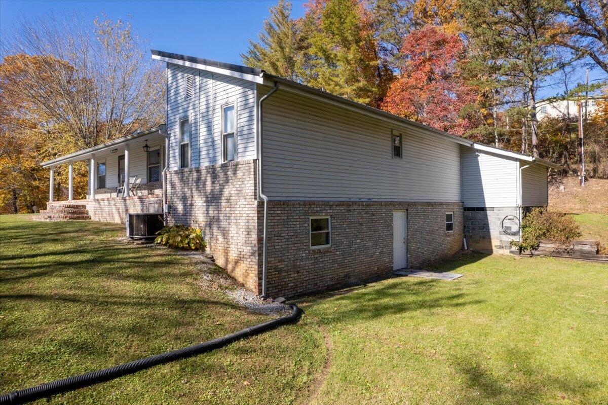 622 Jones Road Sneedville, TN 37869 - Photo 10 of 73 13-JonesRD-12