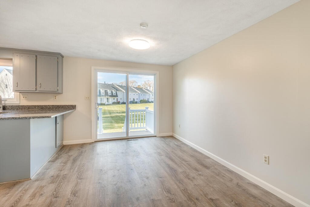 91 Frederick Street, Unit 77 Dracut, MA 01826 - Photo 6 of 15