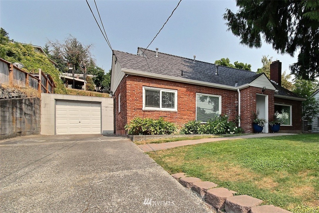 316 Southwest Langston Road Renton, WA 98057 - Photo 2 of 18