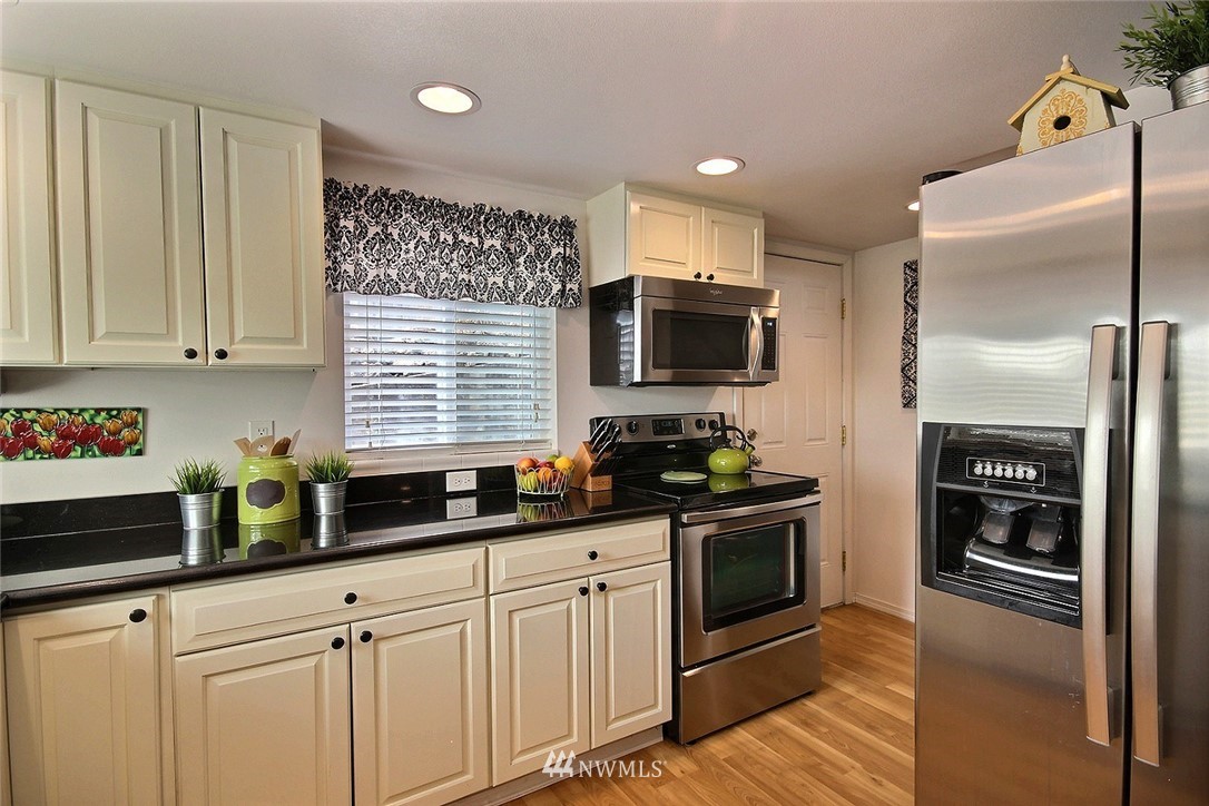 316 Southwest Langston Road Renton, WA 98057 - Photo 11 of 18