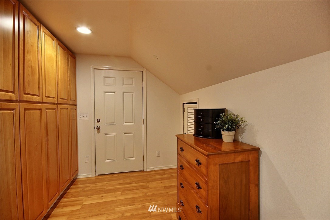 316 Southwest Langston Road Renton, WA 98057 - Photo 16 of 18