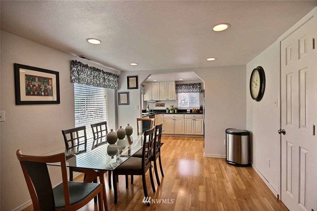 316 Southwest Langston Road Renton, WA 98057 - Photo 9 of 18