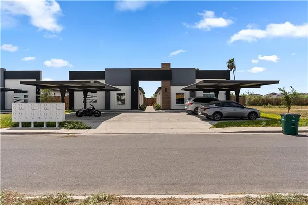 $1,250 | 609 Buccaneer Drive, Unit 3, Hidalgo, TX 78557